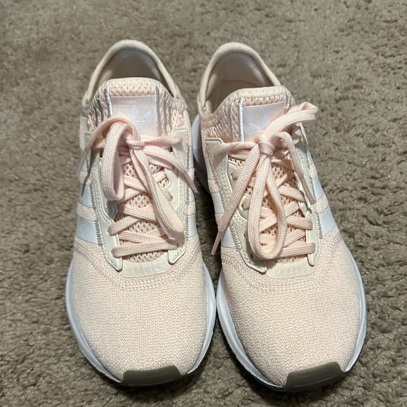 Adidas women sneakers - Picture 2 of 3